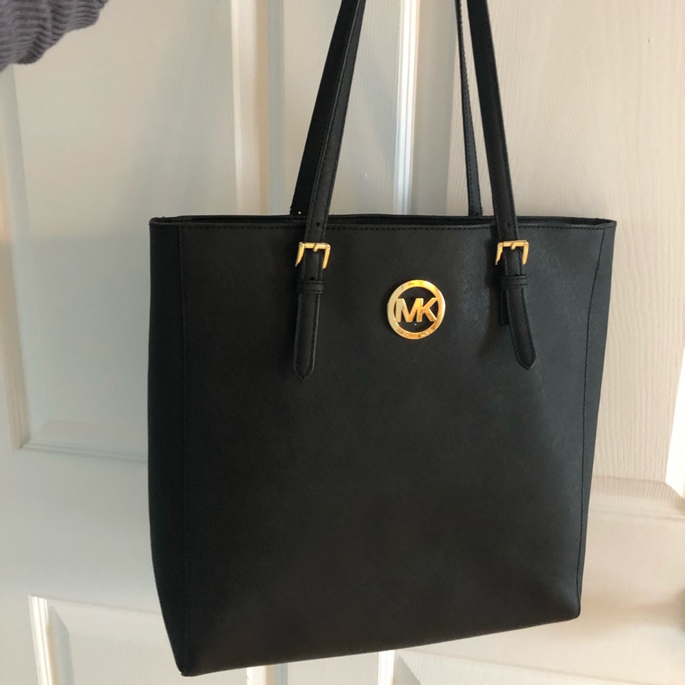 Michael kors black purse